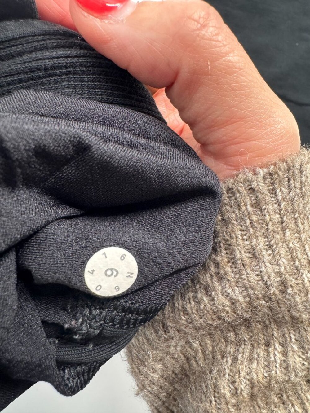 Lululemon High-Rise Jogger - Size 6 - Picture 7 of 12
